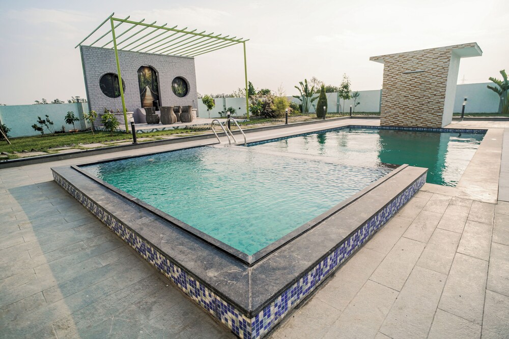 Sanjeevani Farms, Bhopal : A Luxury 5 Bedroom Private Pool Villa