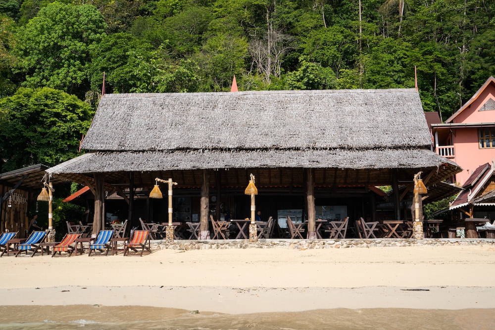 Phi Phi Relax Beach Resort