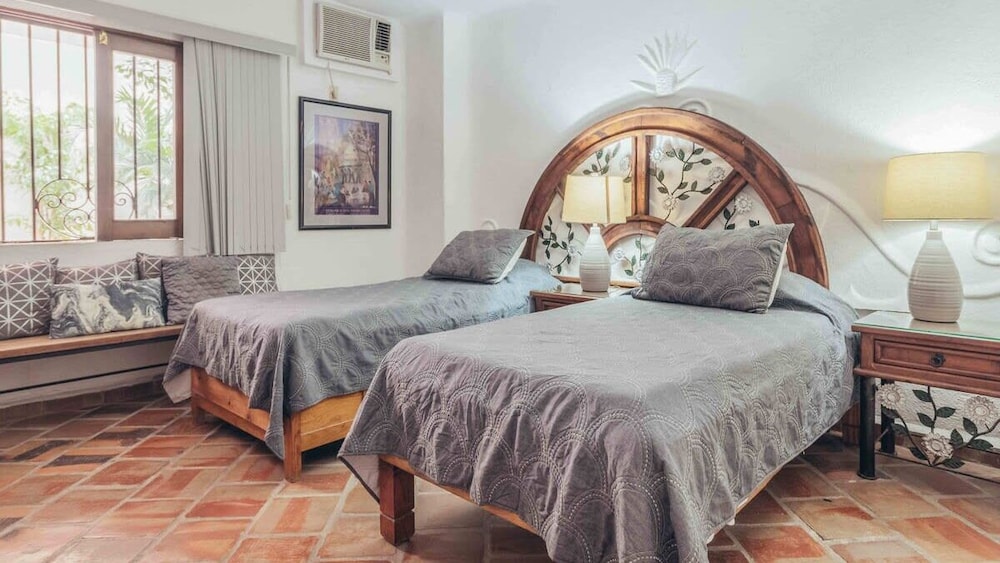 Ocean View 2Br Condo-balcony-beach-pool VDS 111