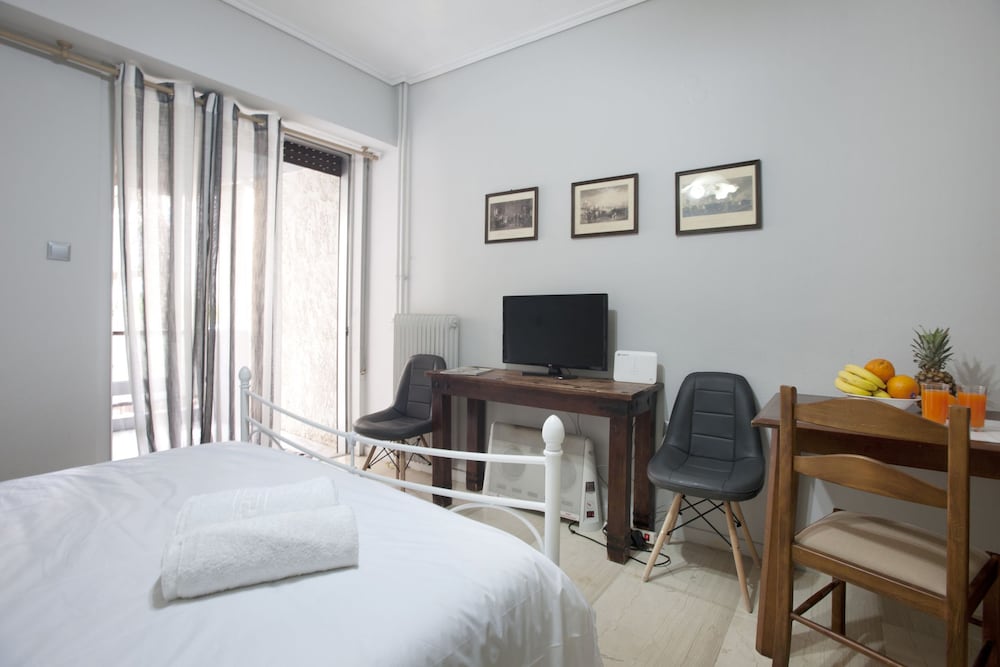 Chalandri a newly renovated studio photo 4