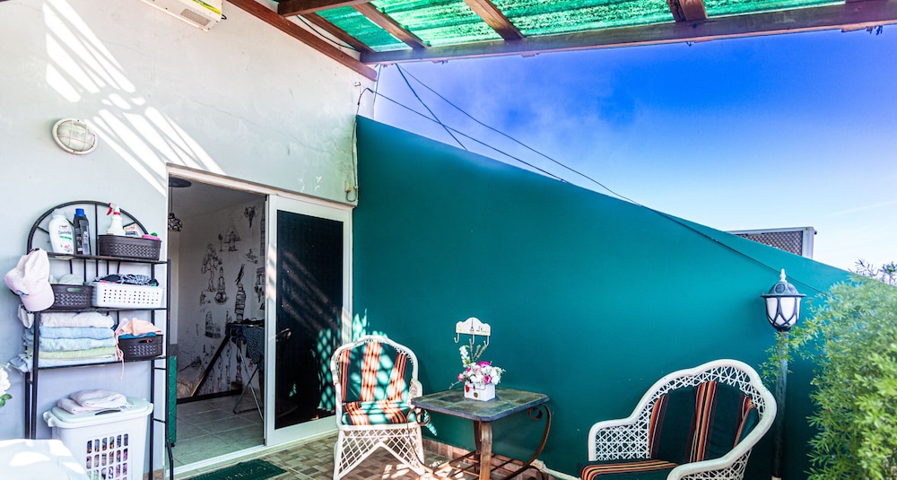Artist's Loft With Private Jacuzzi & Roof Terrace