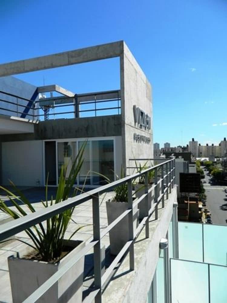 BA Hollywood Apartments