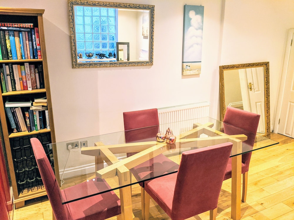 Highbury House Apartment