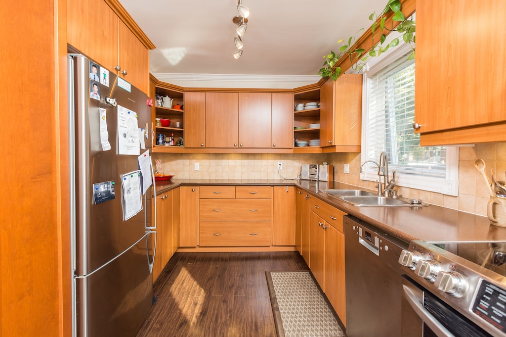 Applewood Suites - Sherway Gardens