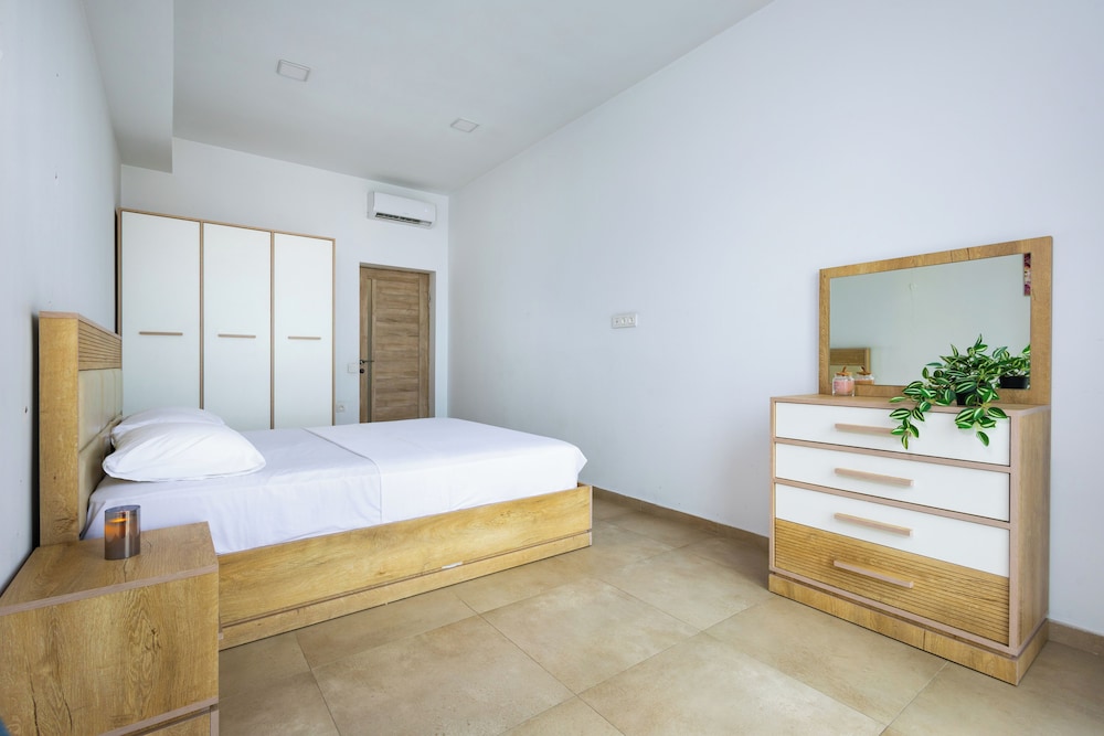 Aparthotel by Luxe Group KO16