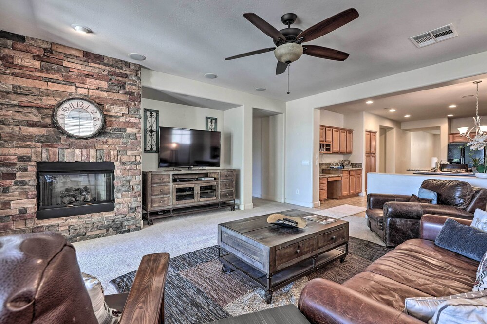 Idyllic Gilbert Abode w/ Private Pool: Near Golf!