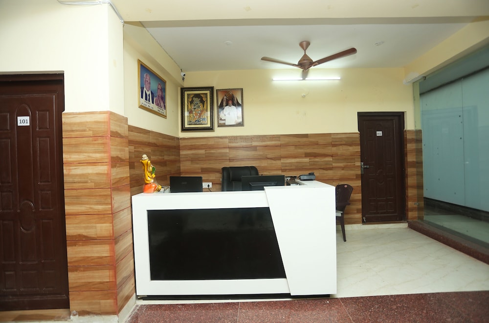 Lobby & Reception