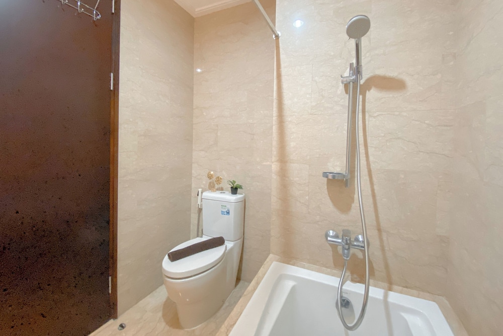 Wonderful And Homey 2Br Apartment At Menteng Park