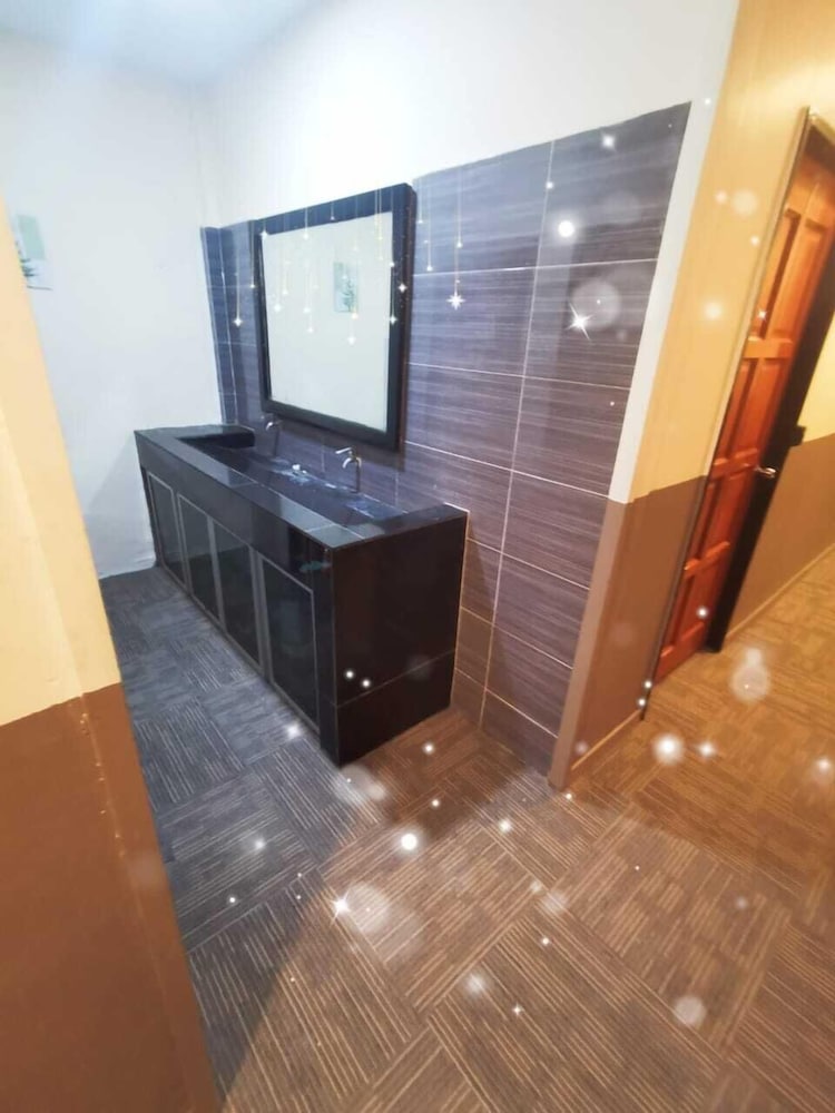 Marvel Suite ABNB photo 7