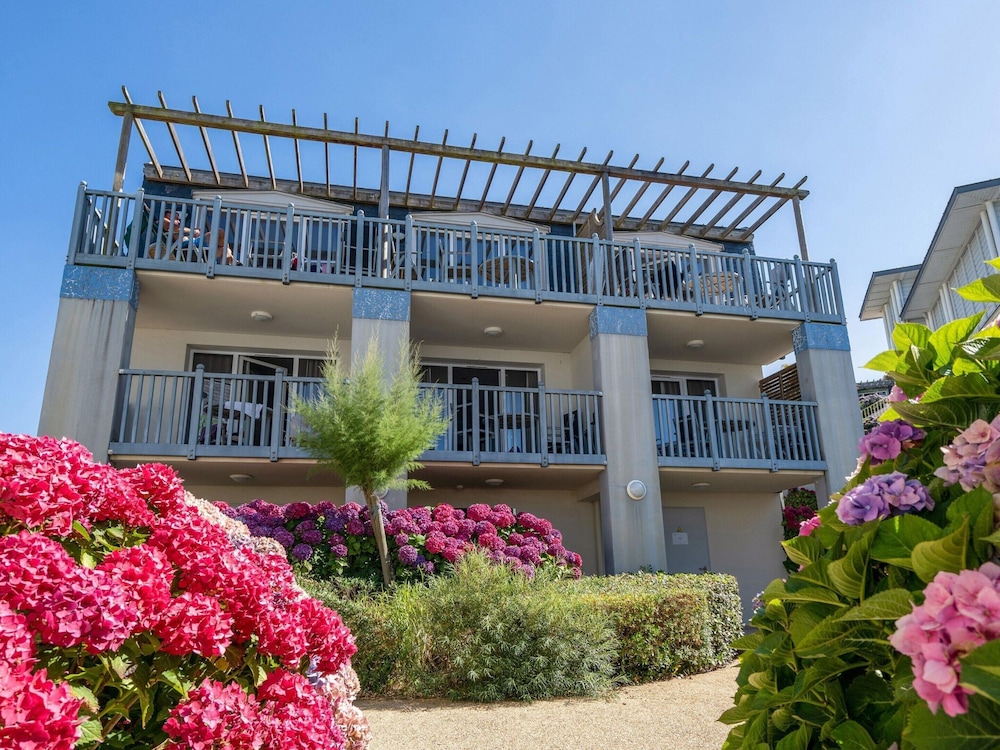 Seafront Apartment Near a Beach