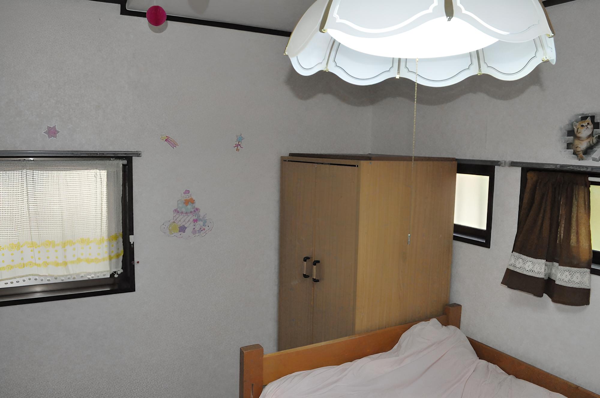 Ofu Jyoshi Kaikan 1st building - Caters to Women