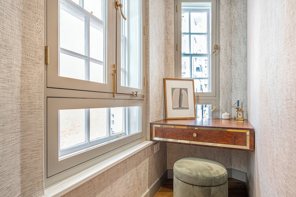 Luxury flats near Big Ben and London Eye