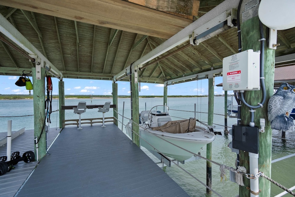 Sparkling Pool Balcony Sunsets Pool Table Dock