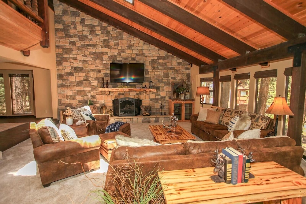 The Lodge At Snow Summit 6 Bedroom Residence by RedAwning