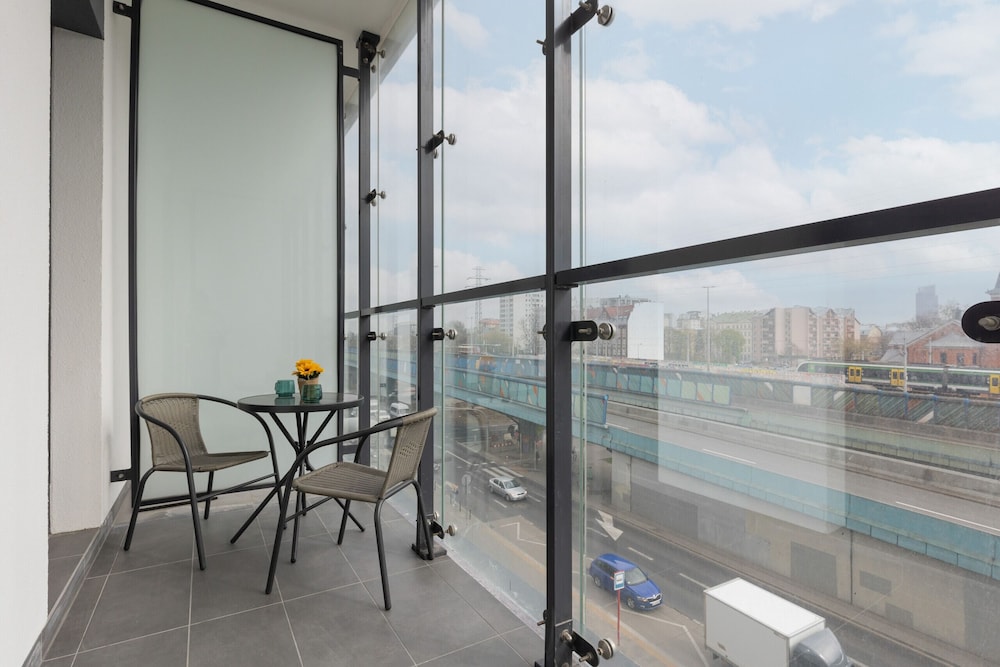 Kasprzaka Studio Remote Work by Renters view 3