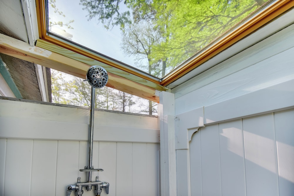 Tiny House w/ Big Views: Cabin in Shiloh!