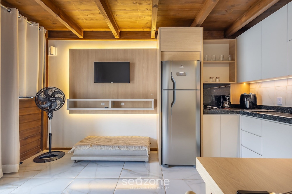 Comfortable and Sophisticated Accommodations Just Minutes From the Beach - VIL