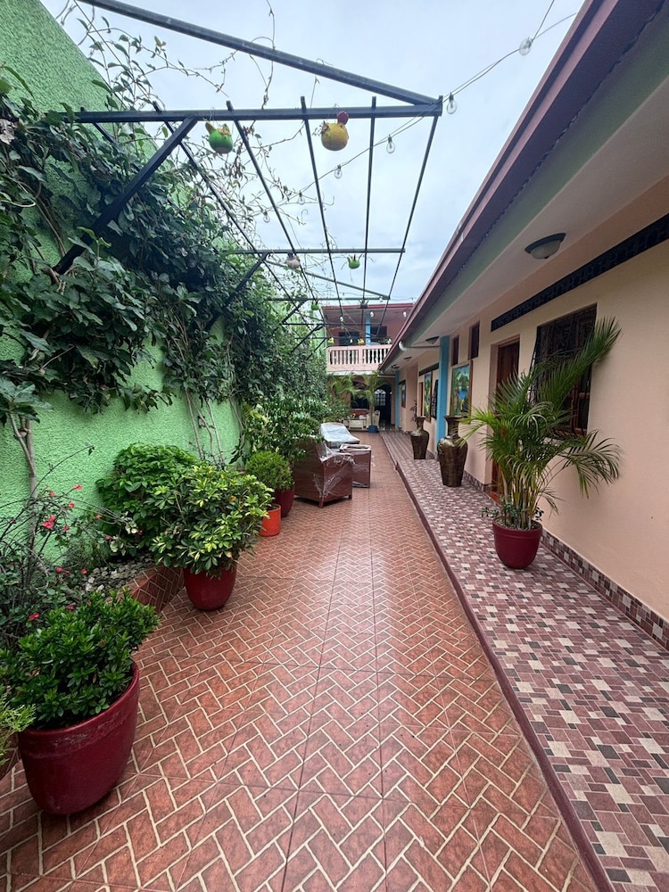 GRANADOS GUEST HOUSE