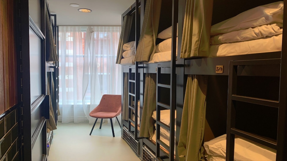 Durty Nelly's - Hostel