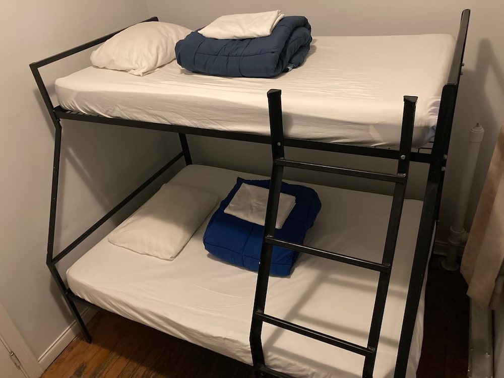Cambie Downtown Hostel
