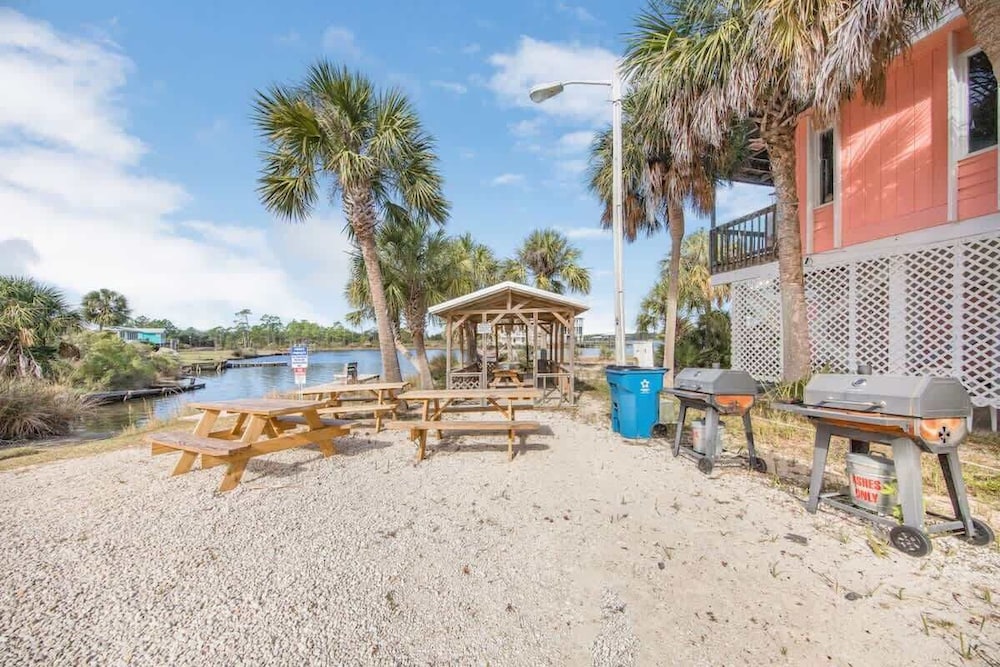 Leo s Place - 2 Bed With Pool Beaches Dining