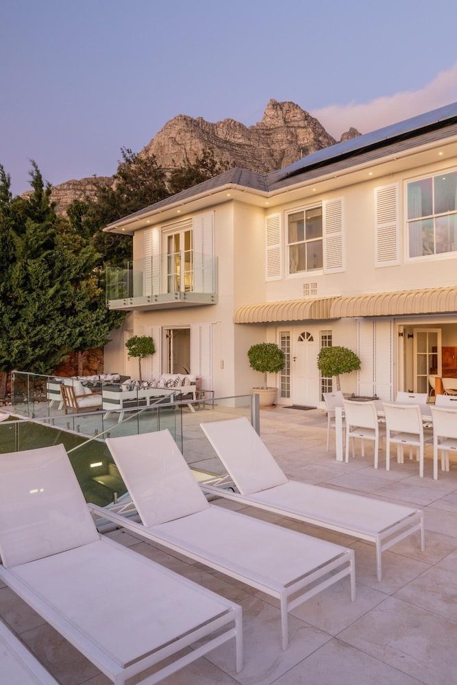 Incredible 6bed w Pool in Camps Bay Villa Galazzio