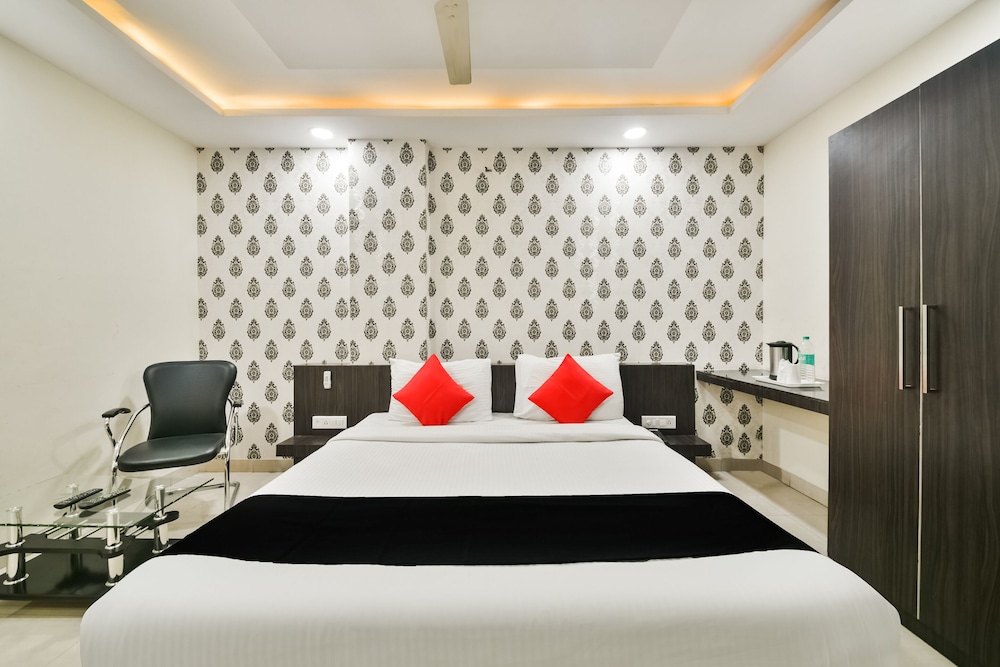 Hotel Flowers Inn