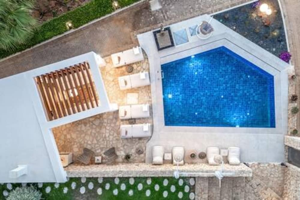 Therros Villa With Private Pool by Estia
