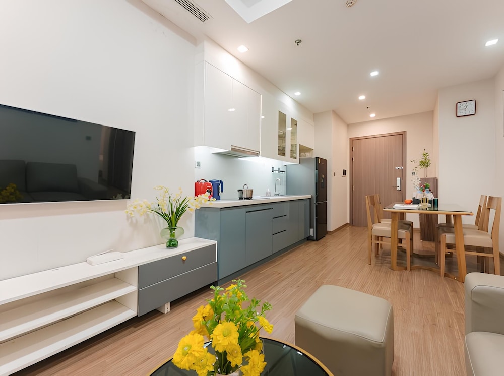 Sunny - Vinhomes GreenBay Residences