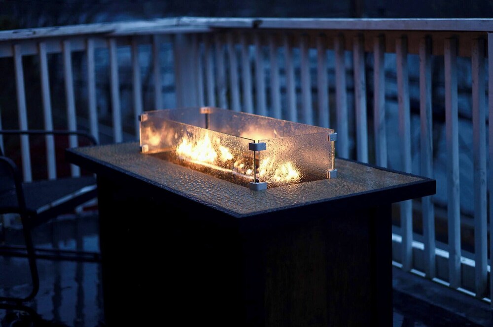 Scenic View - Fire Pit - Near Legoland Woodbury Commons and the Castle