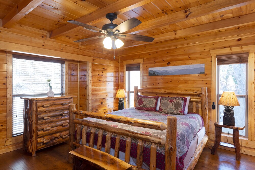 100 Guests Blackthorn Sister Smokies Homes Luxury Mountain Retreat