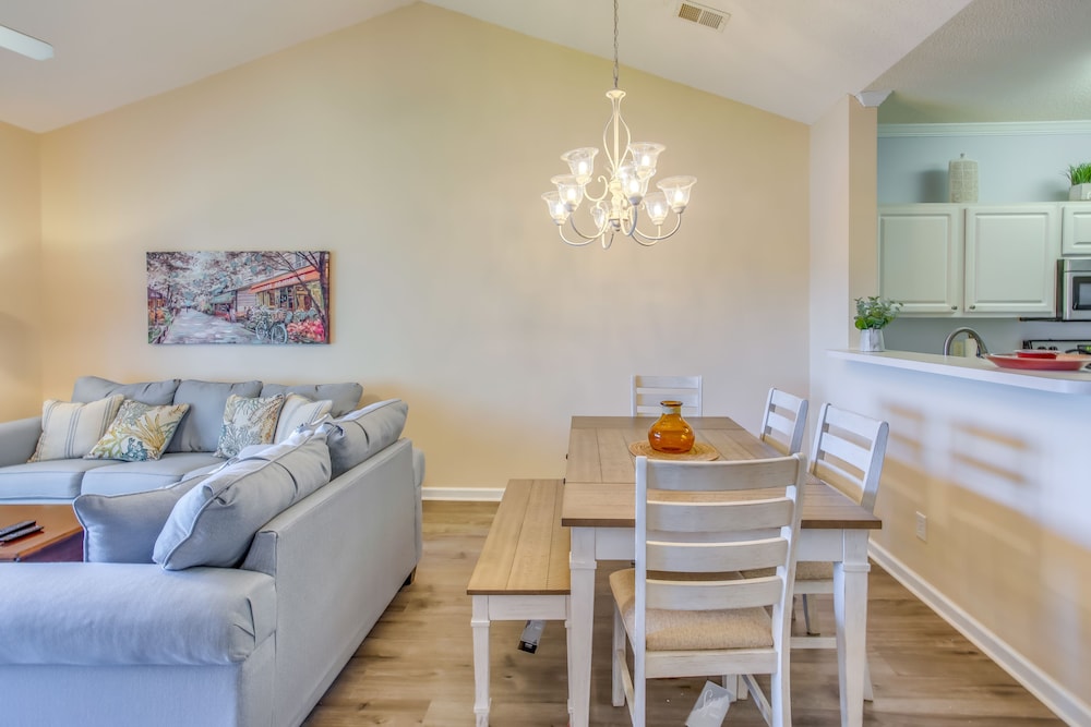 Myrtle Beach Condo w/ Community Pool & Water Views view 2