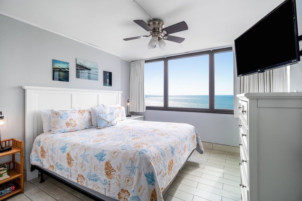 Sands Beach Club 1116 2 Bedroom Condo