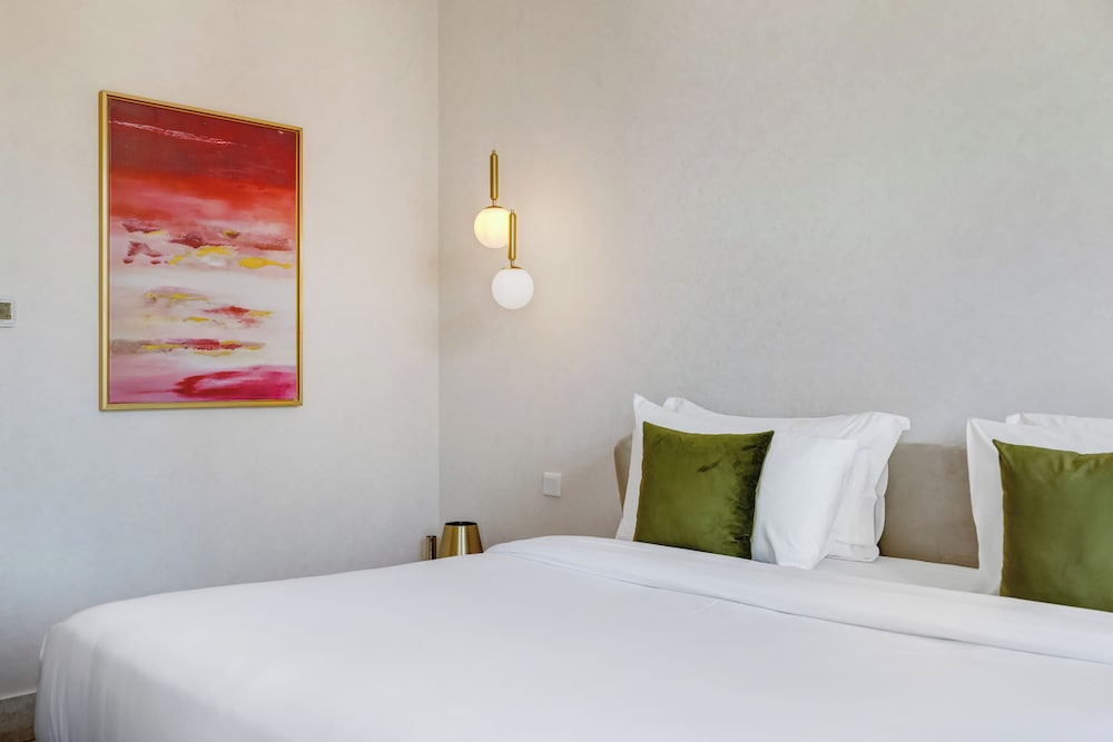 Durrani Homes - Luxe Living at Souk Al Bahar with Burj Khalifa and partial Fountain view