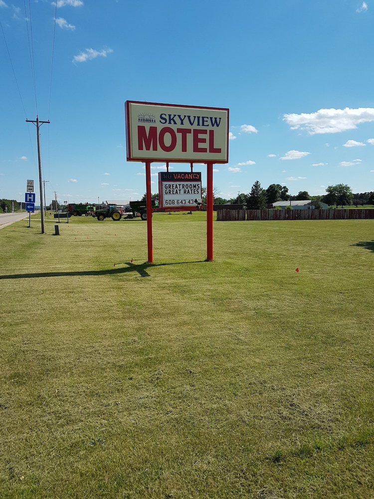 Skyview Motel - Property Image 1