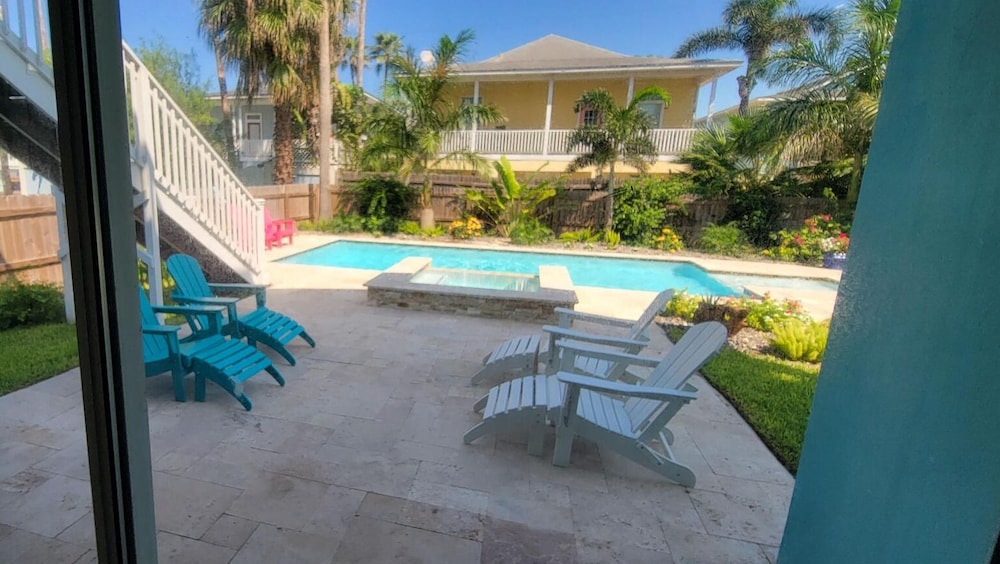 Tranquil Turquoise Retreat
