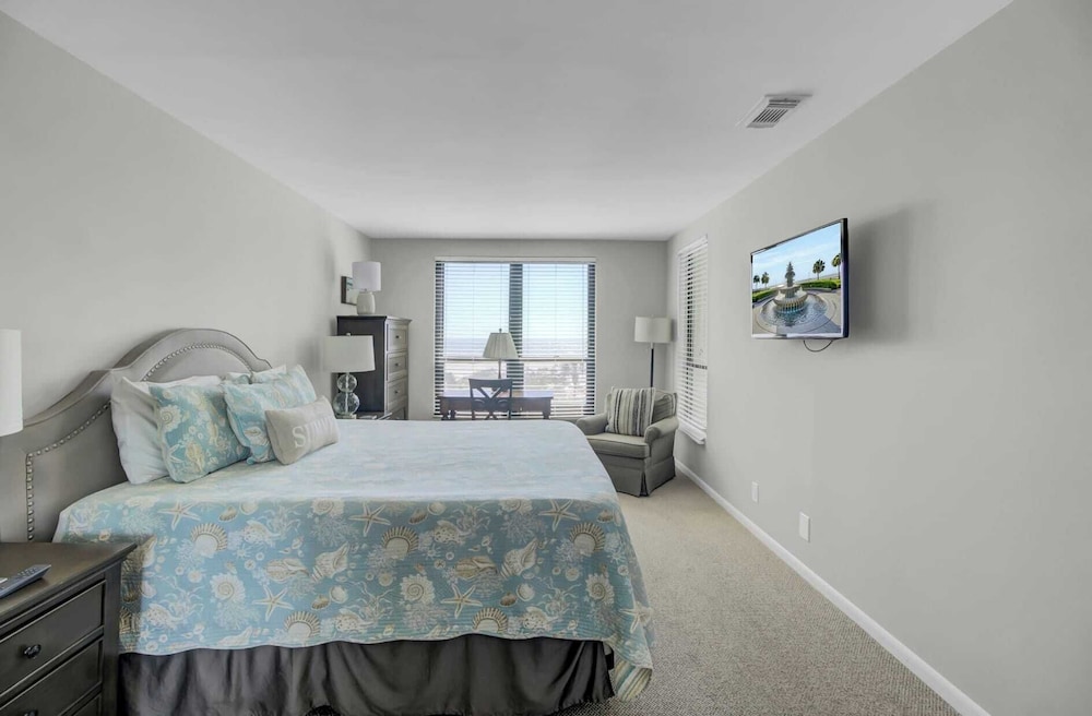 307 Summerhouse by Avantstay Oceanfront, View, Shared Pool