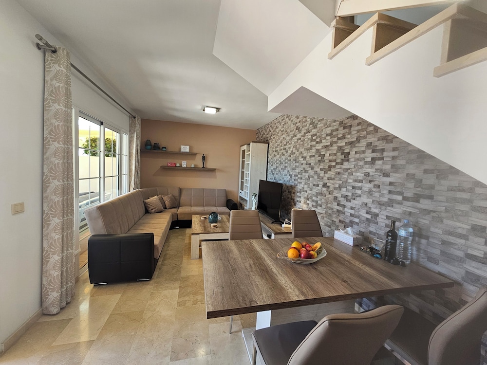Welcoming and Modern Holiday Home With Access to Swimming Pool