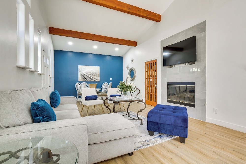 Lake Arrowhead Hideaway w/ Deck & Hot Tub