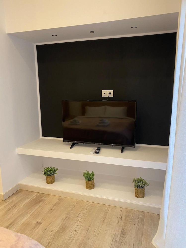 Elysian Apartment - At067