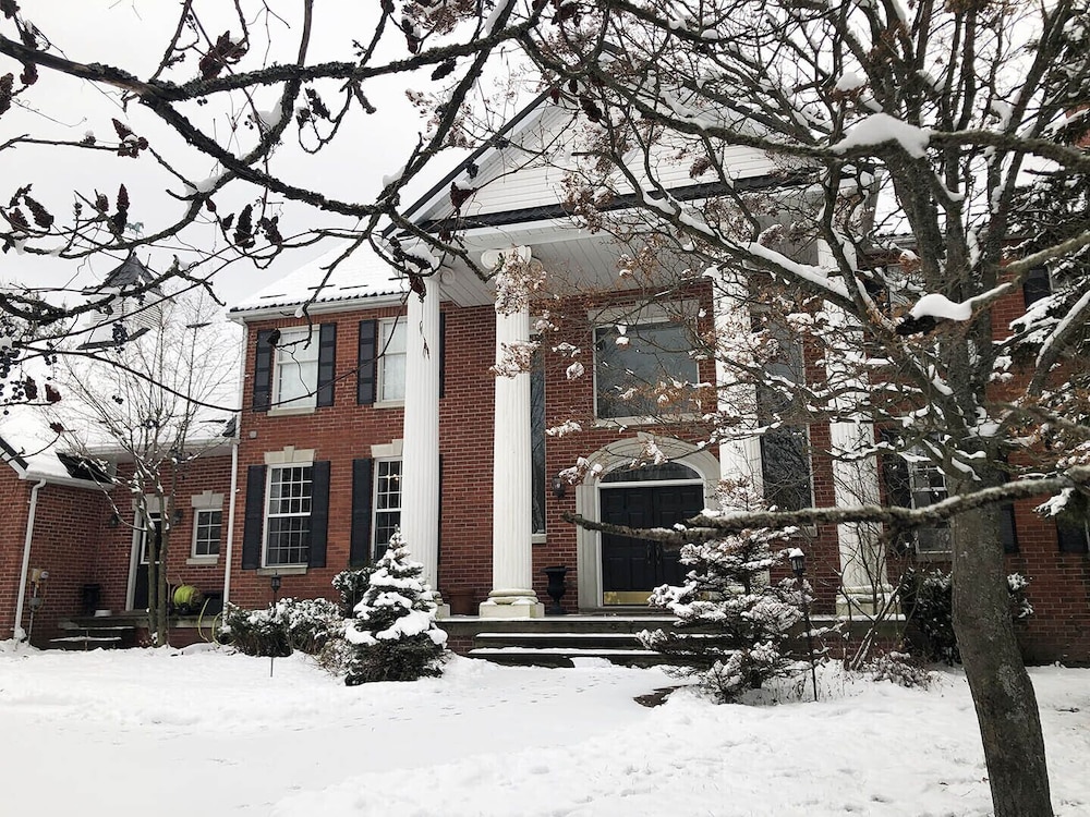 Caledon Manor and Country Inn