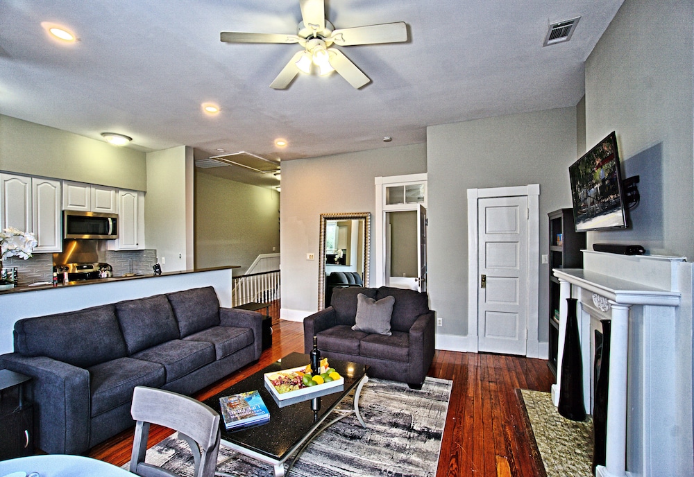 2 Bed Home in Downtown Savannah view 3