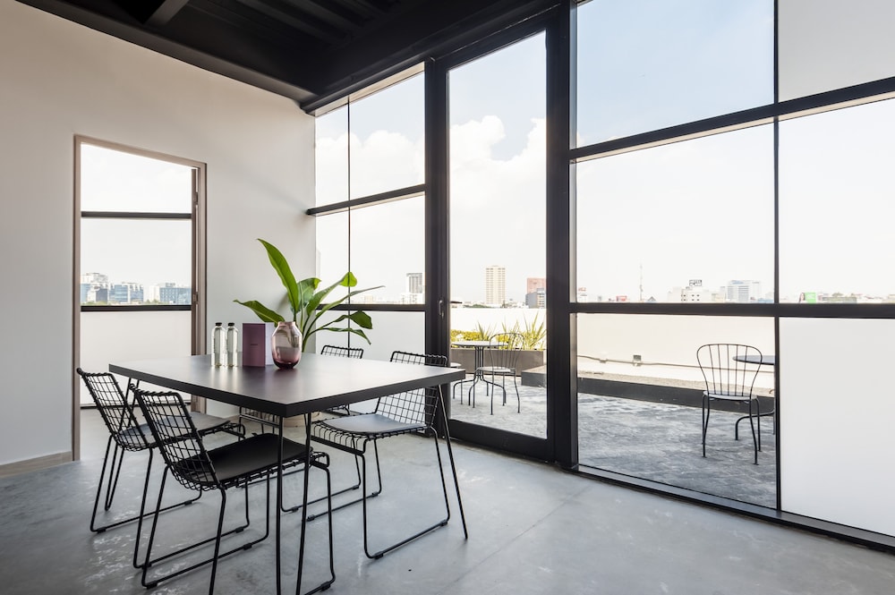 meeting & event spaces