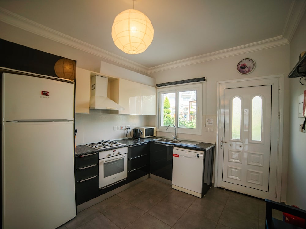 Sunny and Family Friendly Apartment Directly at the Pool