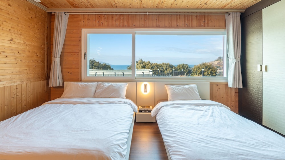 Yeosu La Rosa Private Pool Villa Pension