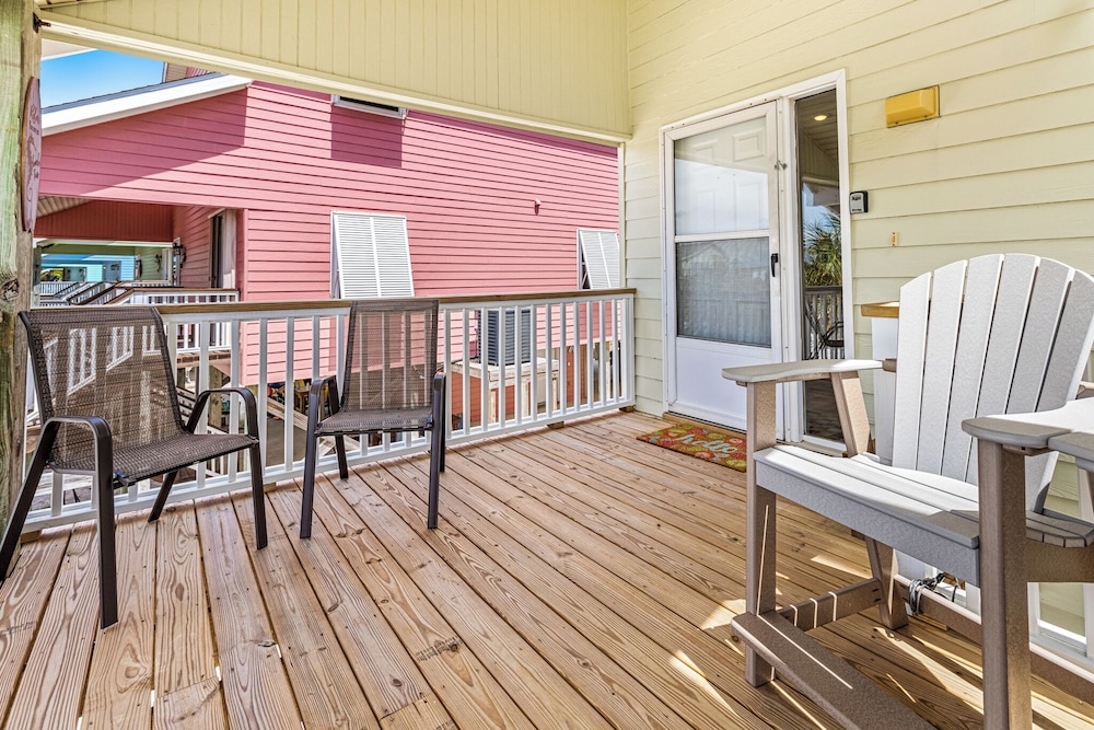 Salty Dog by Southern Vacation Rentals