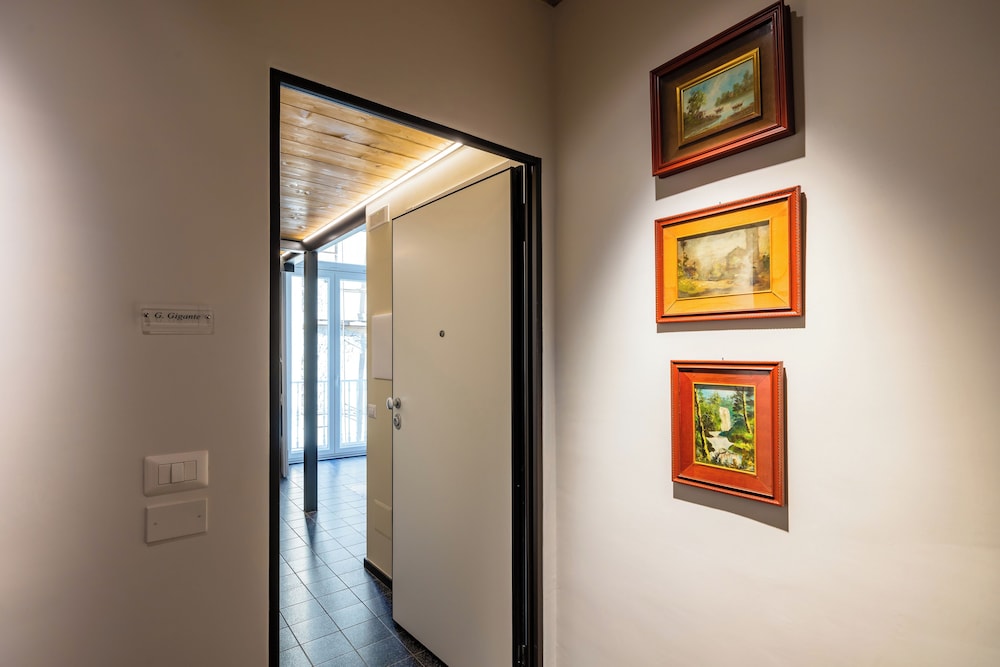 La Pinacoteca Aparthotel by NapoliApartments