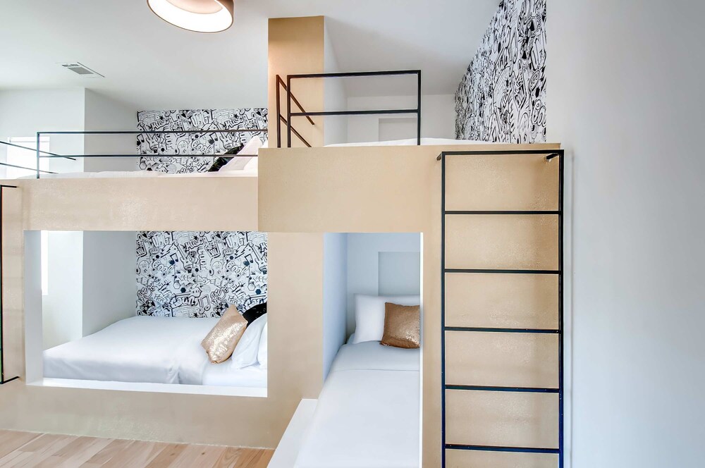 NEW 24 Guests 2 Rooftop Decks Near Downtown