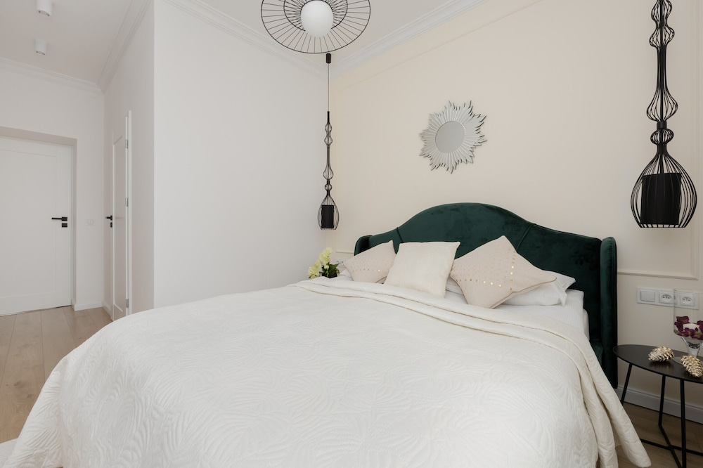 Ludwiki Apartment Warsaw Wola by Renters view 4