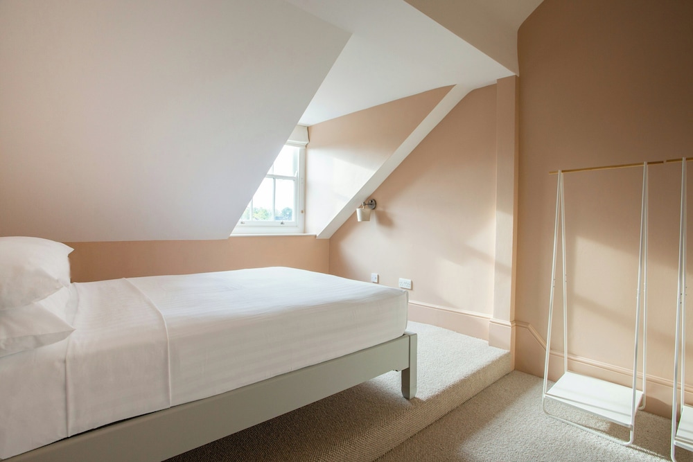 Canonbury Park North II by Onefinestay